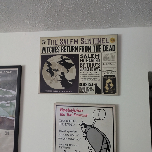 Hocus Pocus Sign - Picture 2 of 2